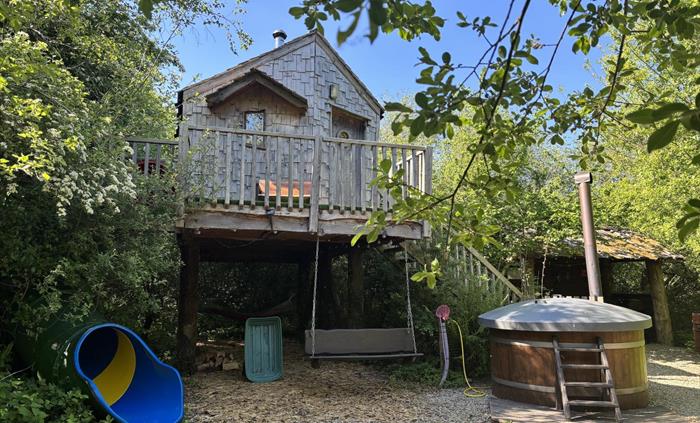 Beautiful Pyatts Nest Treehouse